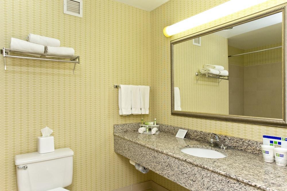 Holiday Inn Express Stephens City By Ihg Экстерьер фото