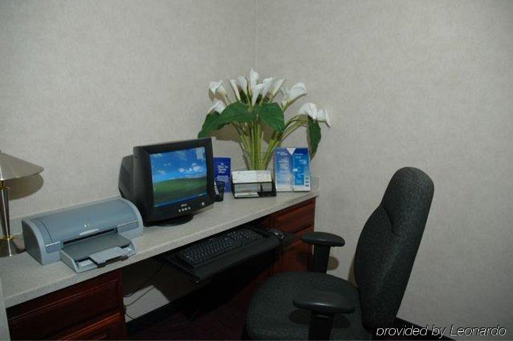 Holiday Inn Express Stephens City By Ihg Удобства фото